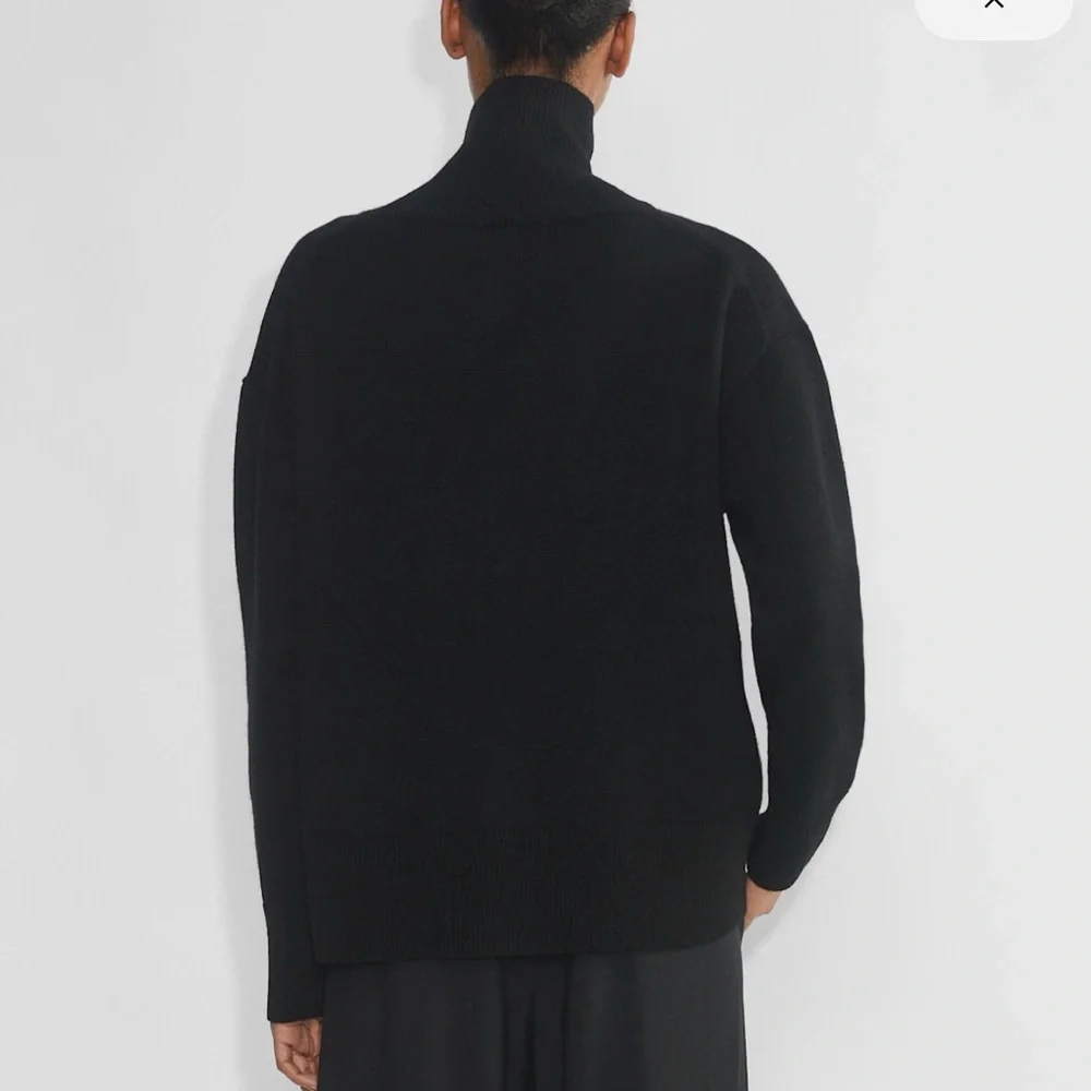 Aritzia Babaton 100% Merino Wool Black Turtleneck Sweater - Soft Rib Knit NWT - Picture 9 of 10